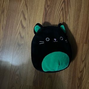 Small cat squishmallow in excellent condition